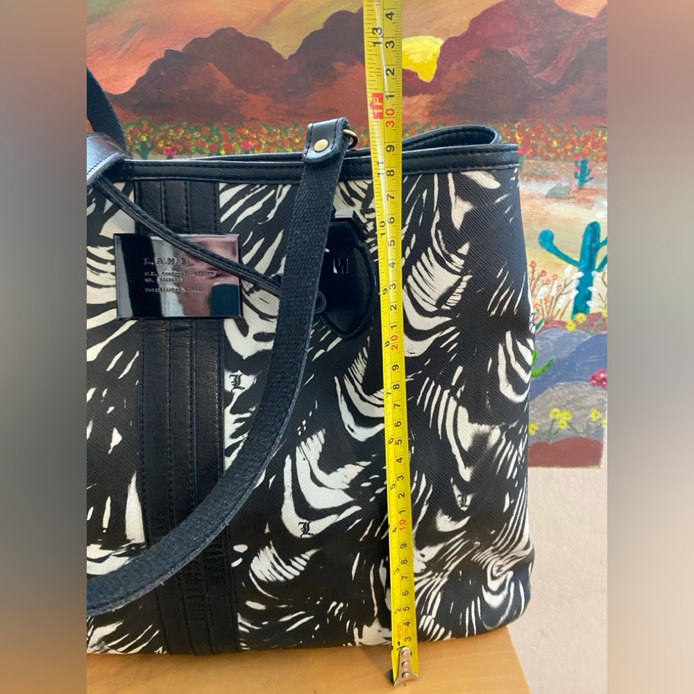 L.A.M.B. by Gwen Stefani Percy X-Large Vintage Tote Handbag, Blk/Wht,Leather PVC - Picture 12 of 16